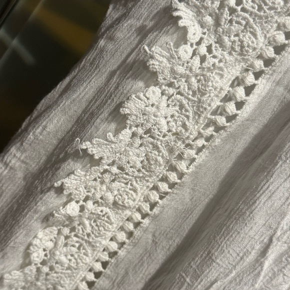 4 for $20: Japna Lace Detail Crinkle Gauze Top - Picture 3 of 4